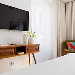 The 8 - Downtown Guest house