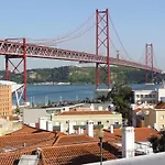 The 8 - Downtown Guest house Lisbon
