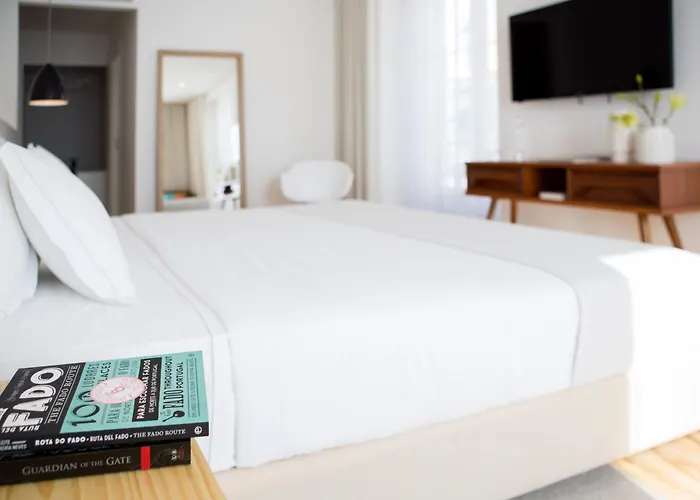 The 8 - Downtown Guest house Lisbon