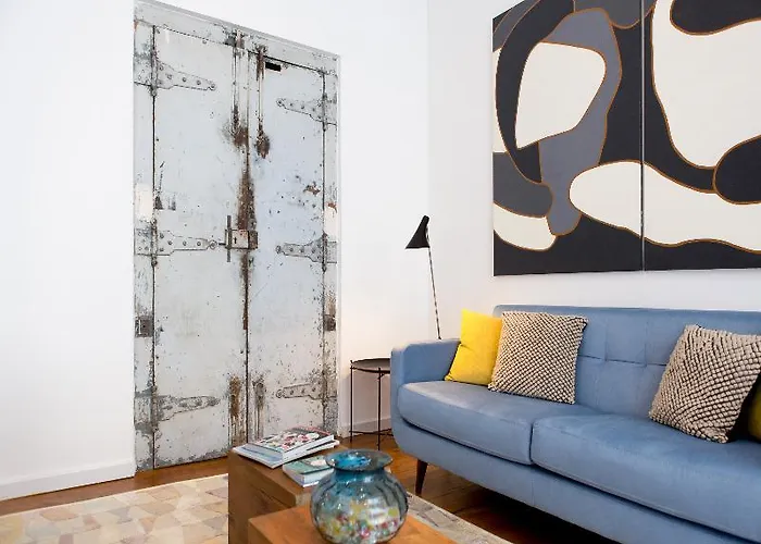 The 8 - Downtown Guest house Lisbon