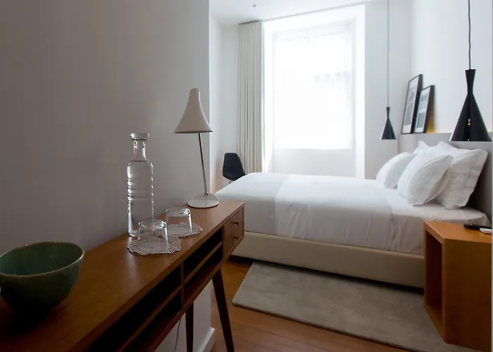 The 8 - Downtown Guest house