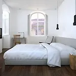 Πανσιόν The 8 - Downtown 4*