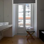 Πανσιόν The 8 - Downtown 4*
