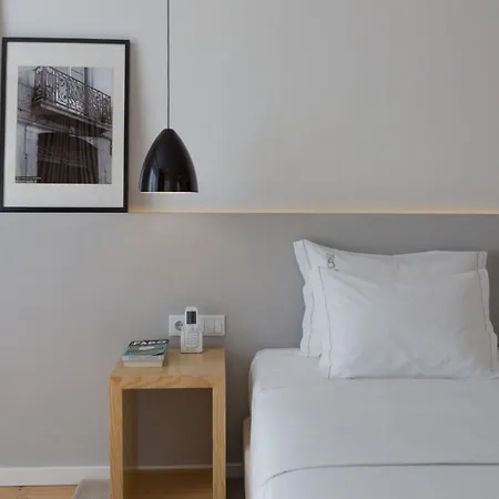 The 8 - Downtown Guest house