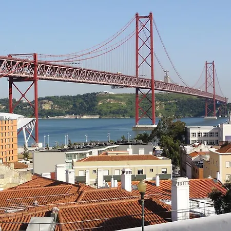 The 8 - Downtown Guest house Lisbon