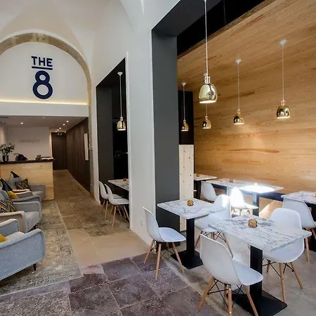 The 8 - Downtown Guest house
