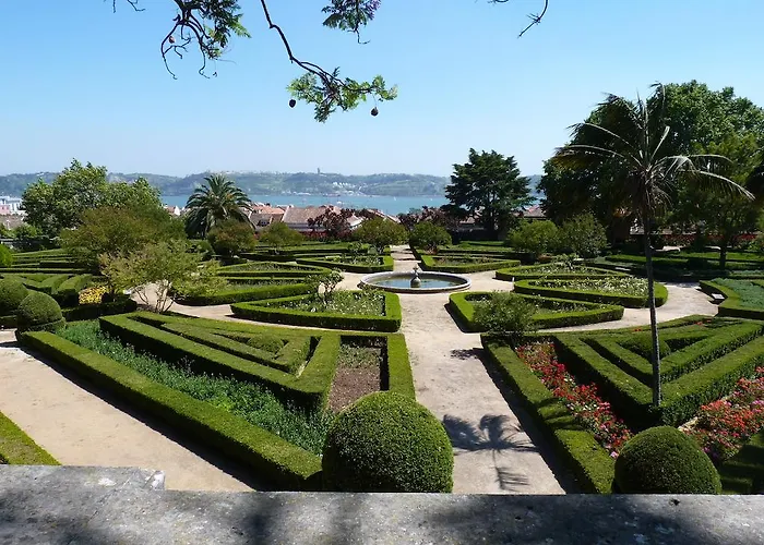 The 8 - Downtown Pensión